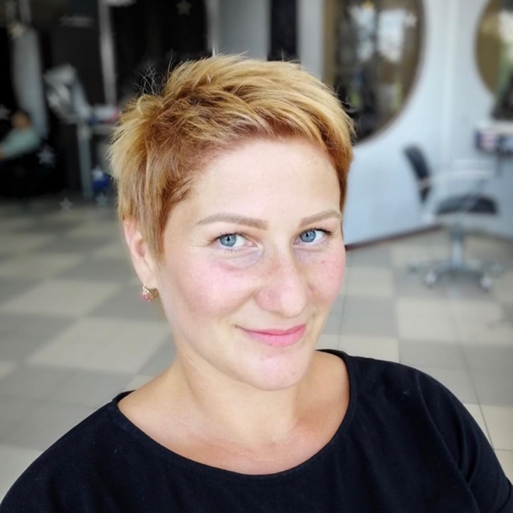 Cabelo claro para olhos azuis