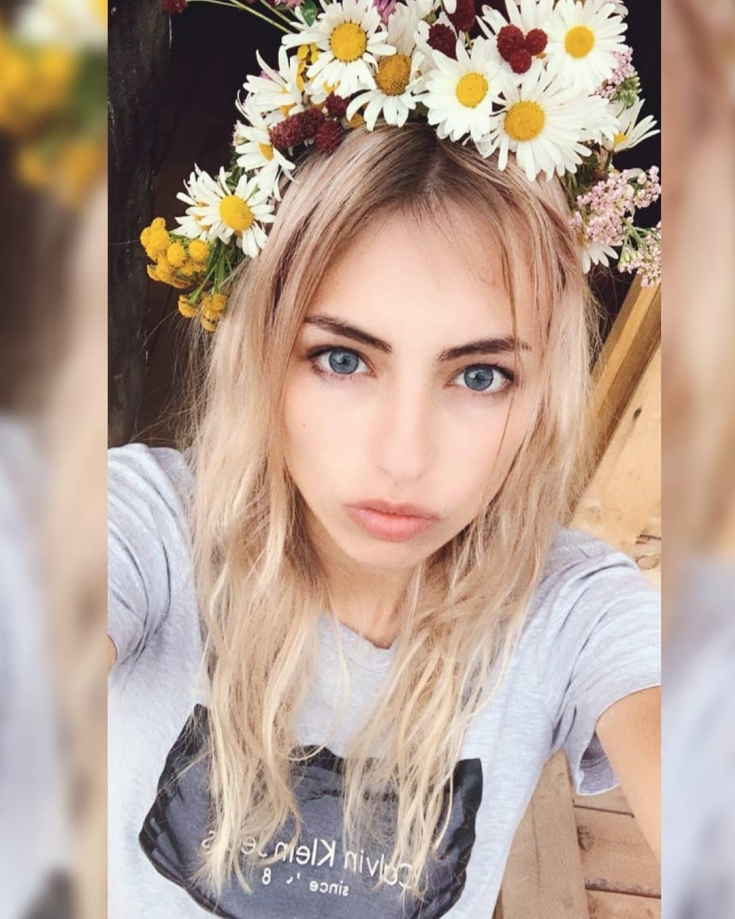 Cabelo claro para olhos azuis