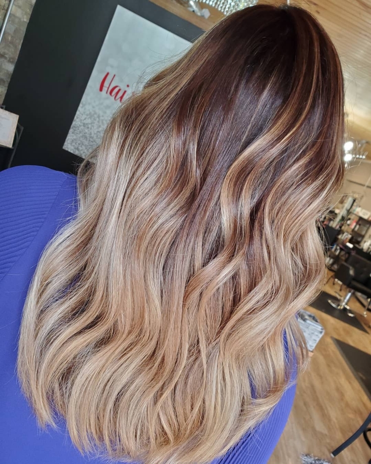 Cabelo castanho-branco