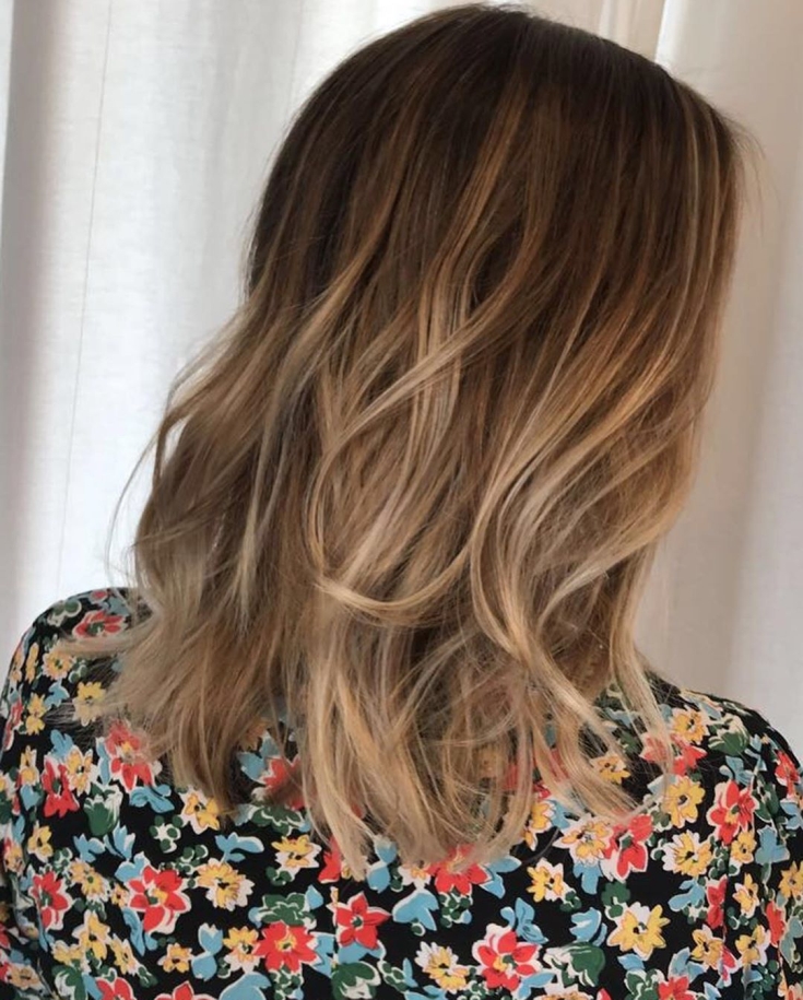 Cabelo castanho-branco