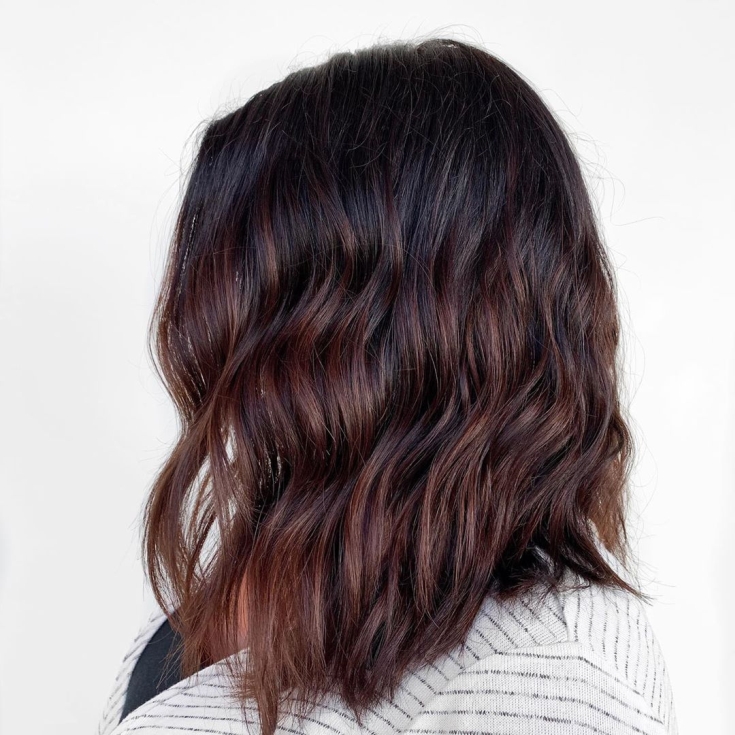 Cabelo castanho avermelhado