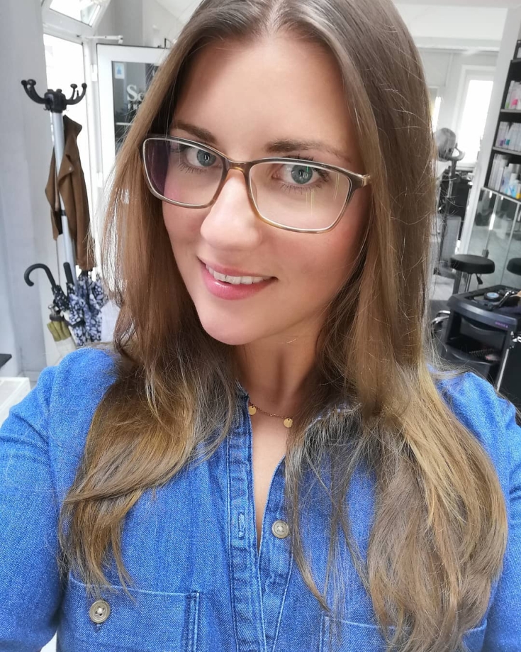 Foto colorida de cabelo castanho claro