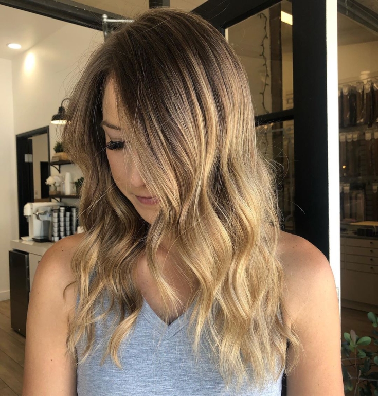 Cabelo castanho claro