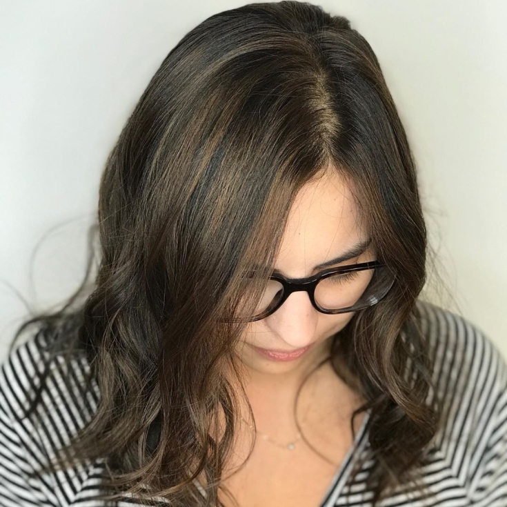 Foto colorida de cabelo castanho claro