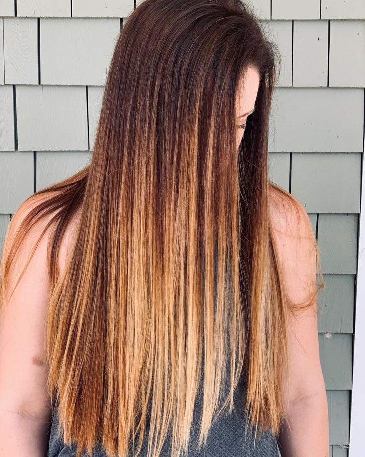 Cabelo castanho-branco