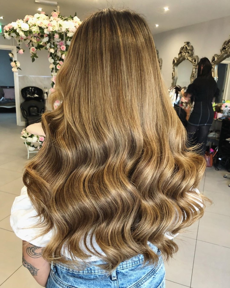 Foto colorida de cabelo castanho claro