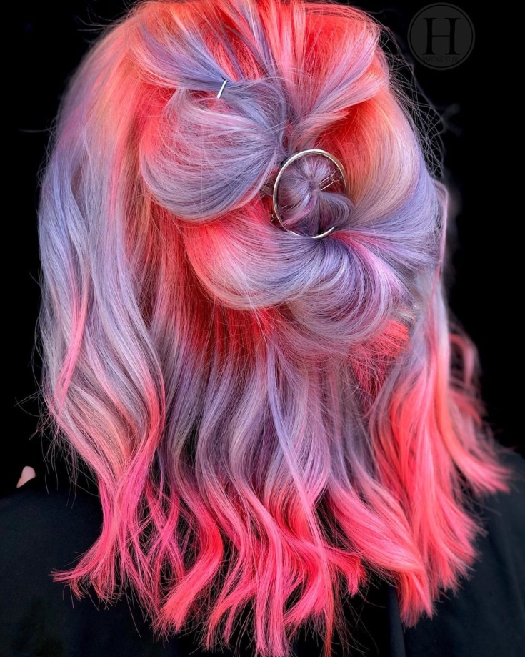 Cabelo rosa acinzentado
