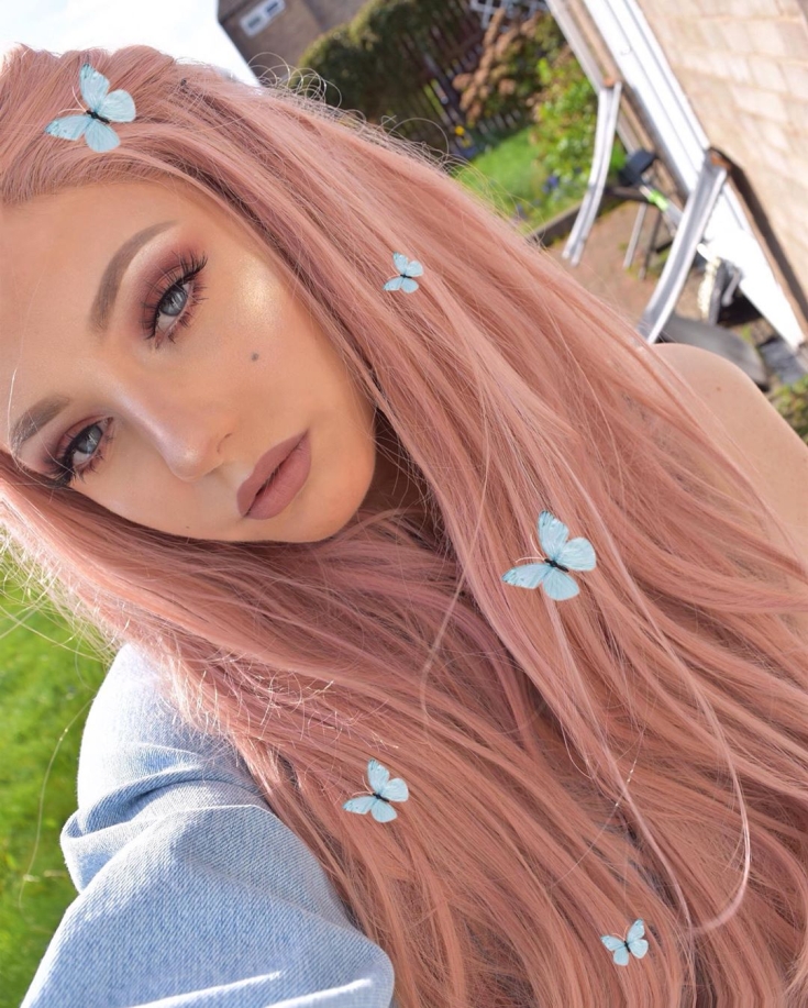 Cabelo rosa acinzentado