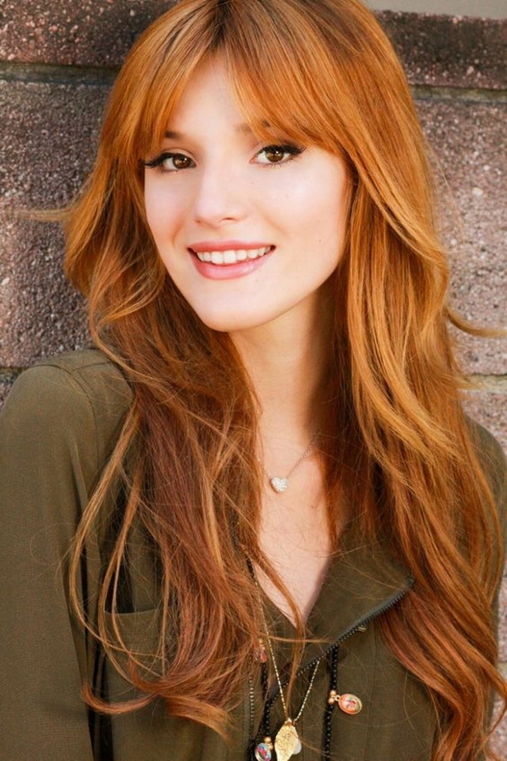 Cabelo caramelo para pele clara