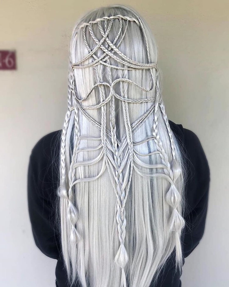 Penteados de casamento chiques para cabelos longos e grossos