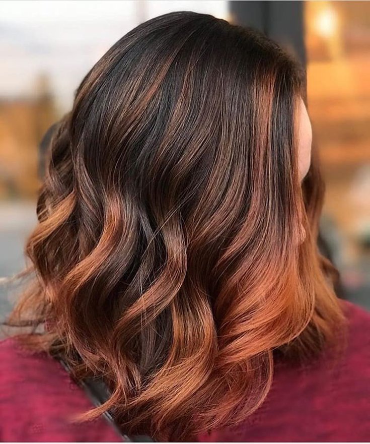 (+180 fotos) Shatush em cabelos escuros de comprimento médio