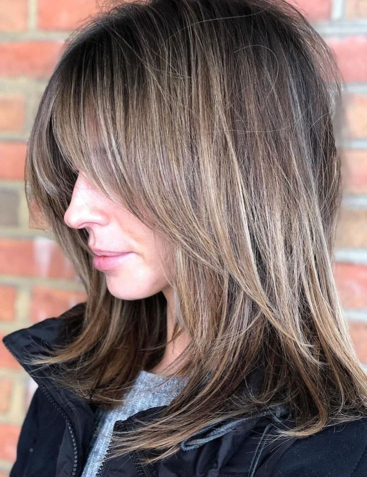 (+180 fotos) Shatush em cabelos escuros de comprimento médio