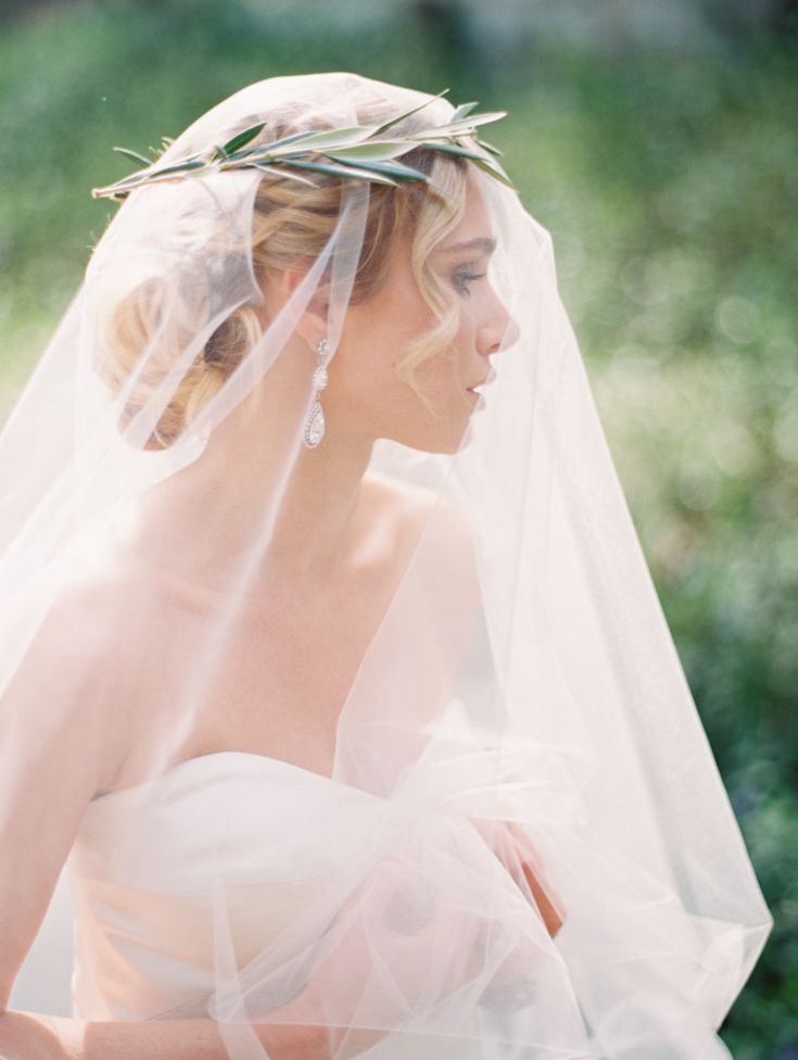 (+240 fotos) Penteados de casamento para cabelos longos com véu