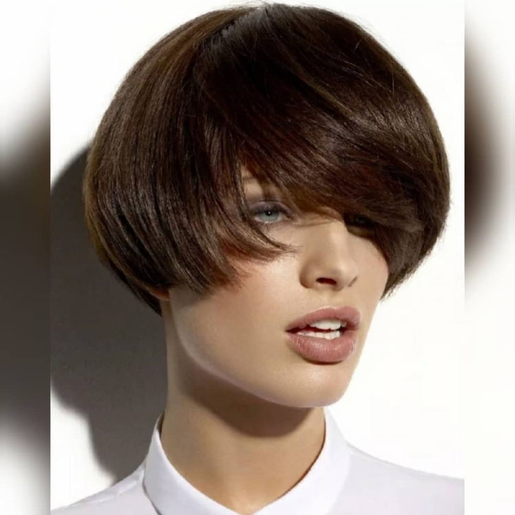 Cortes de cabelo muito curtos e elegantes para mulheres