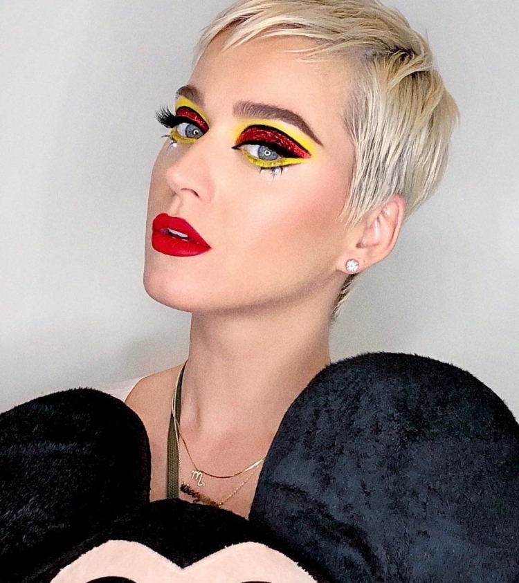 Cortes de cabelo muito curtos e elegantes para mulheres