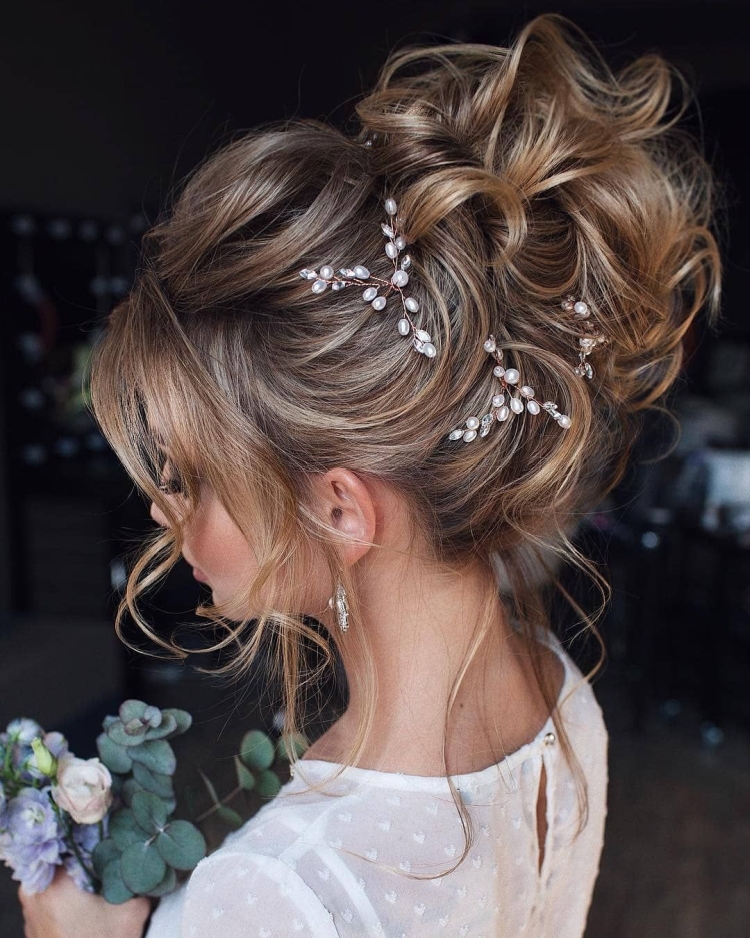 Penteados altos para cabelos longos