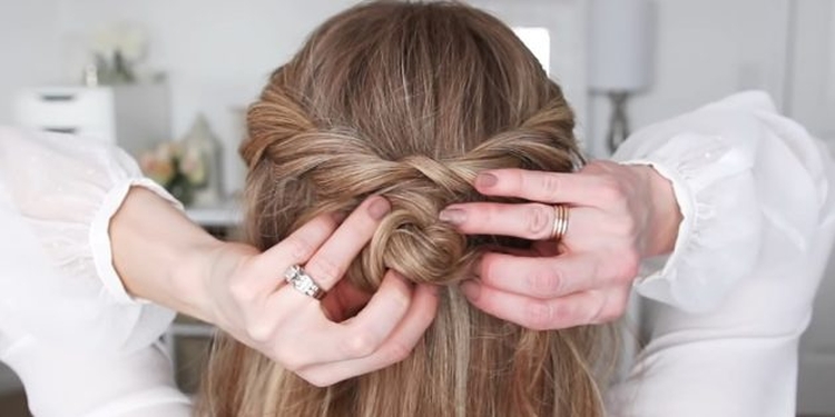 Penteados altos para cabelos longos