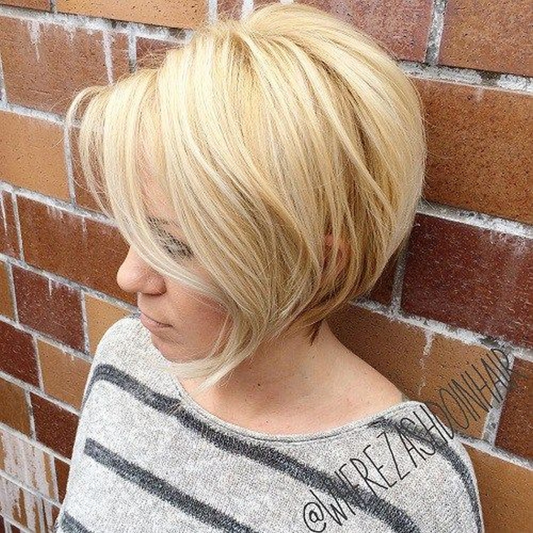 Penteados para cabelos líquidos de diferentes comprimentos