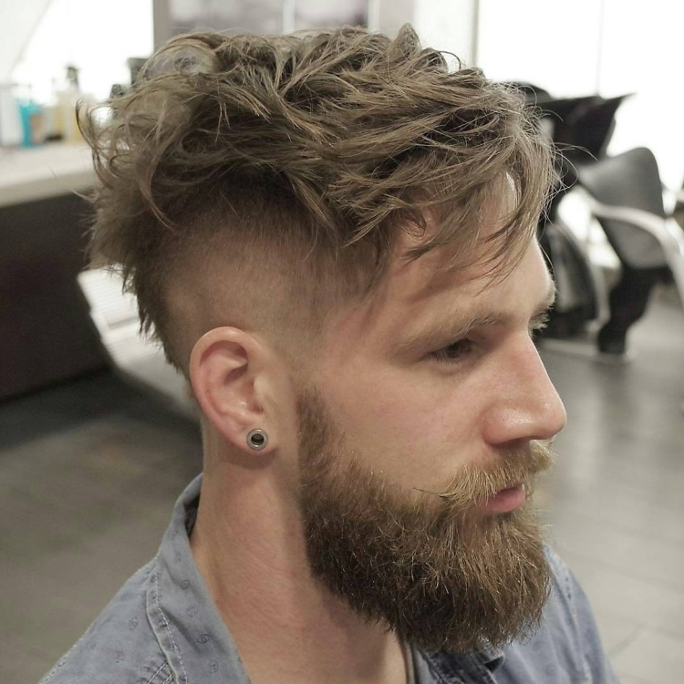 Penteado grunge para homens que combinam