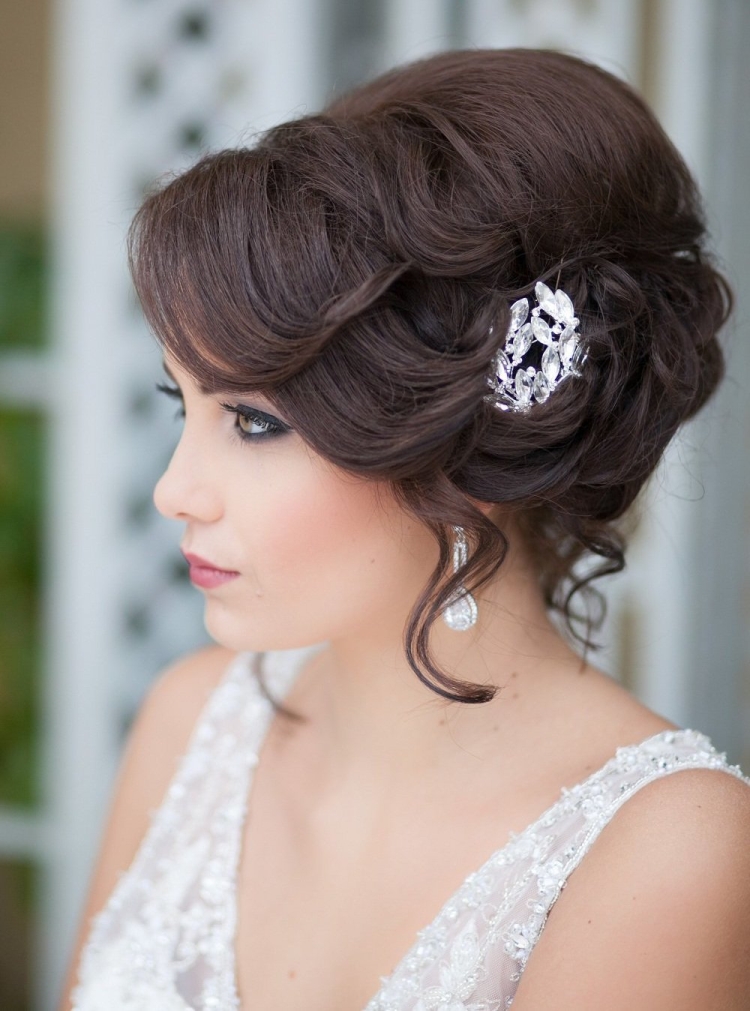 Penteados de noite para cabelos médios