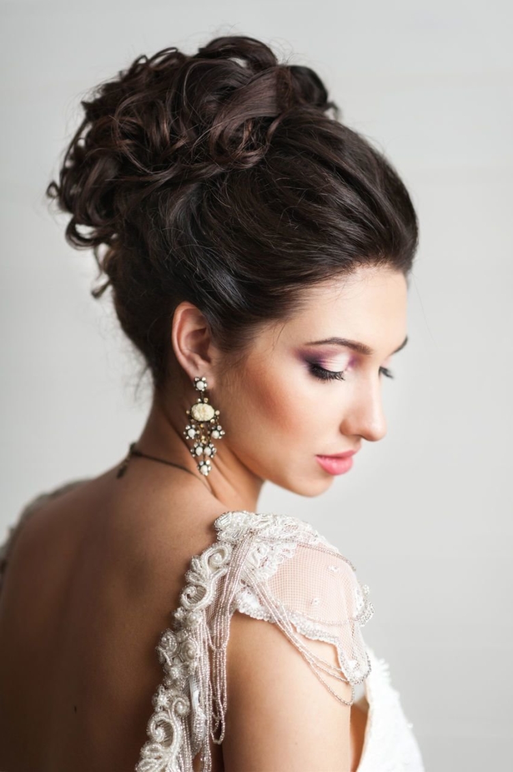 Penteados de noite para cabelos médios