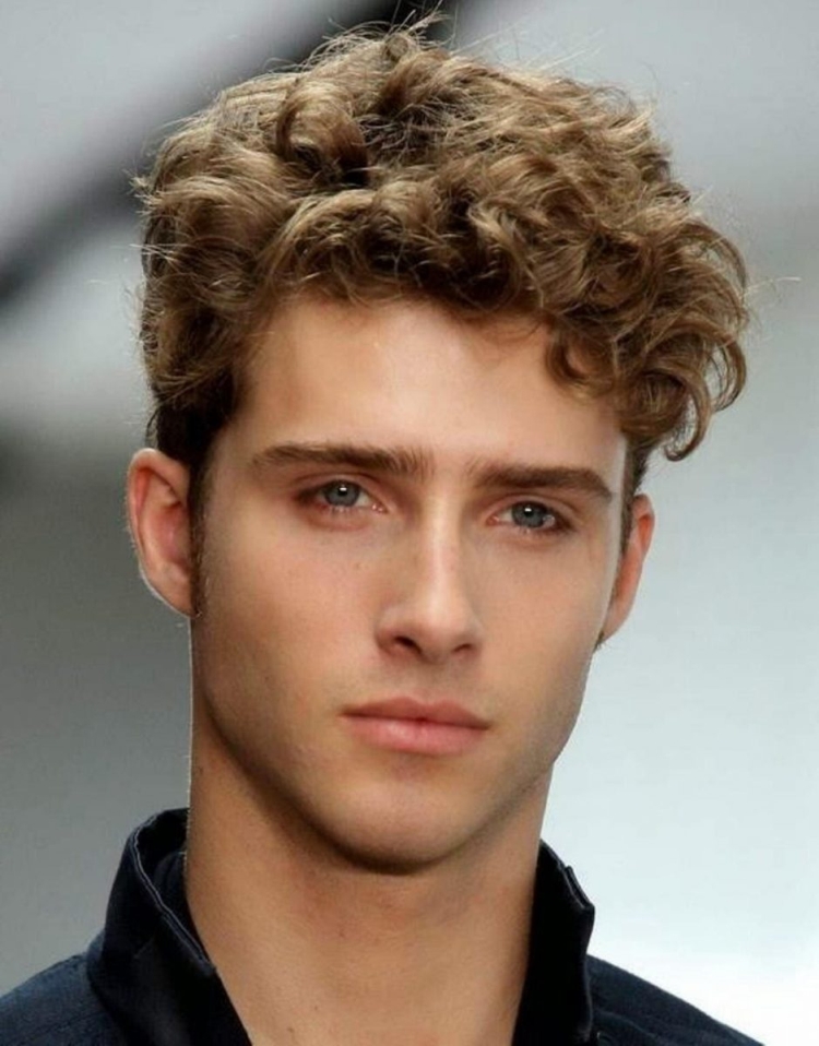 Cortes de cabelo masculinos para cabelos cacheados