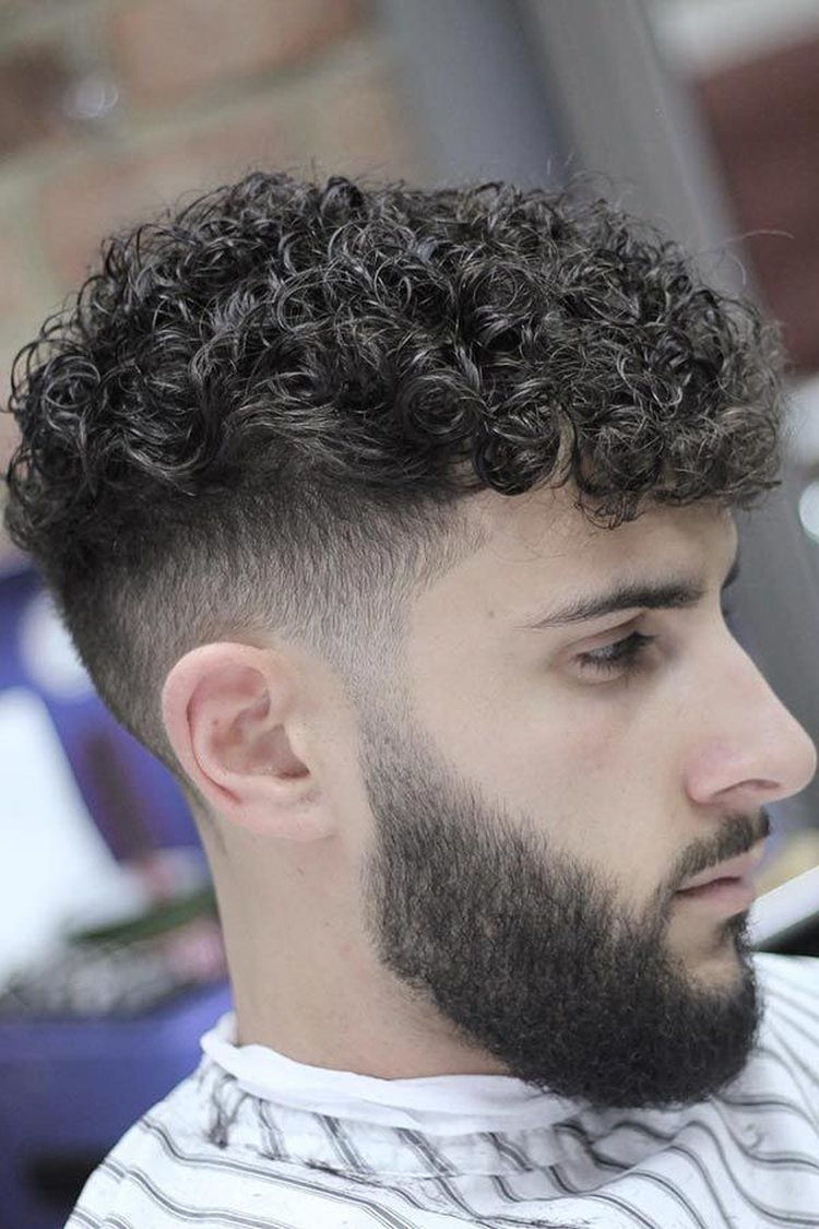 Cortes de cabelo masculinos para cabelos cacheados