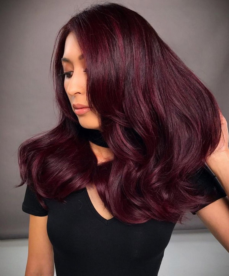 Cabelo cor de vinho
