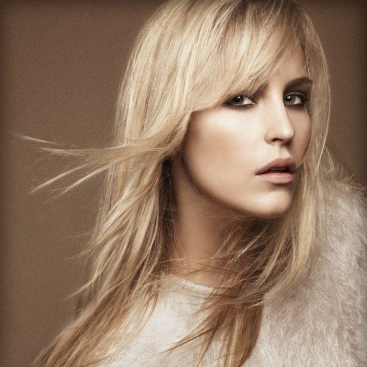 Corte de cabelo para cabelo comprido com franja