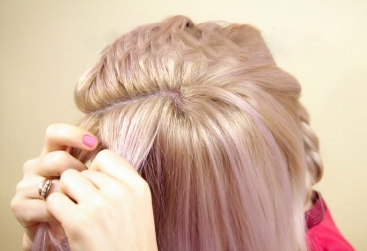 Como trançar duas tranças laterais sozinho