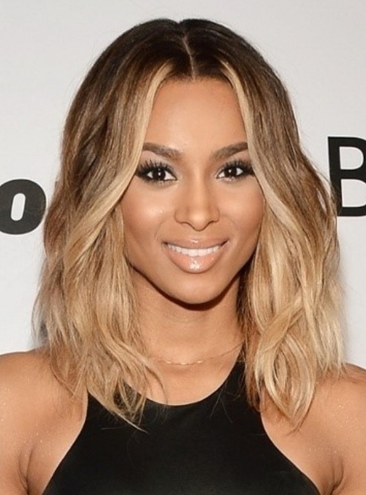 Corte de cabelo para cabelo médio sem franja