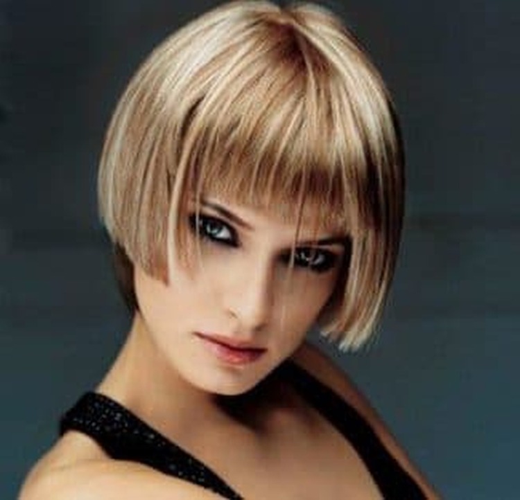 Destaques coloridos para cabelo curto