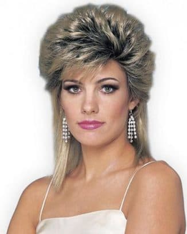 Corte de cabelo ultracurto feminino