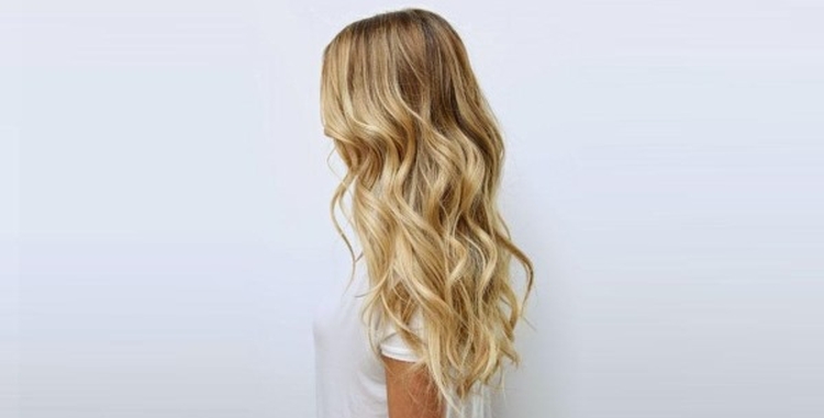 Corte de cabelo para cabelo comprido com franja