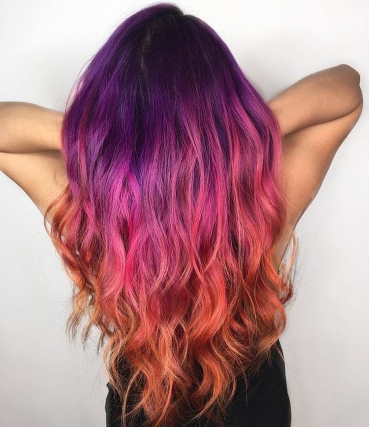 Foto de coloração de cabelo complexa para morenas