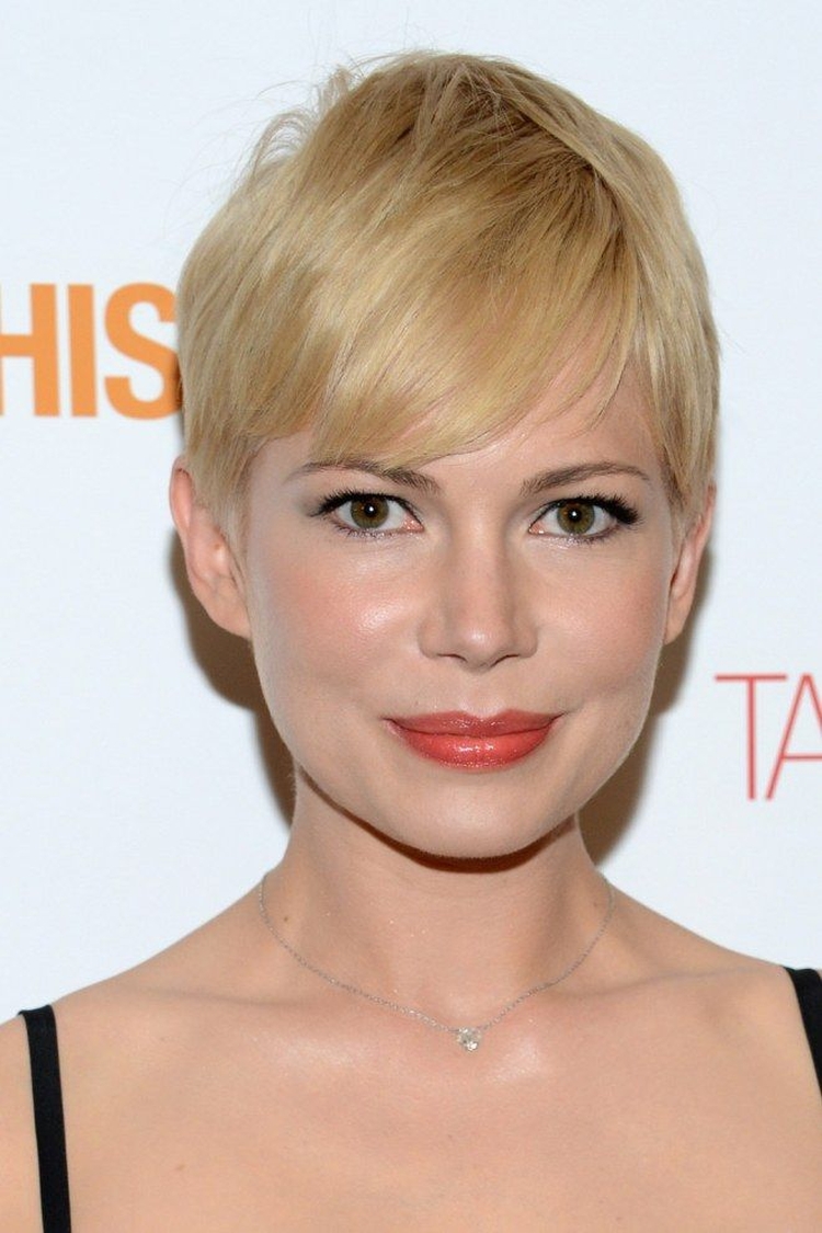 Corte de cabelo para cabelo curto sem franja