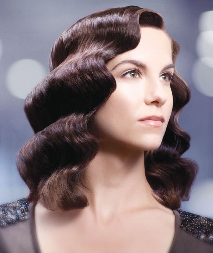 Penteado com cachos para cabelo médio