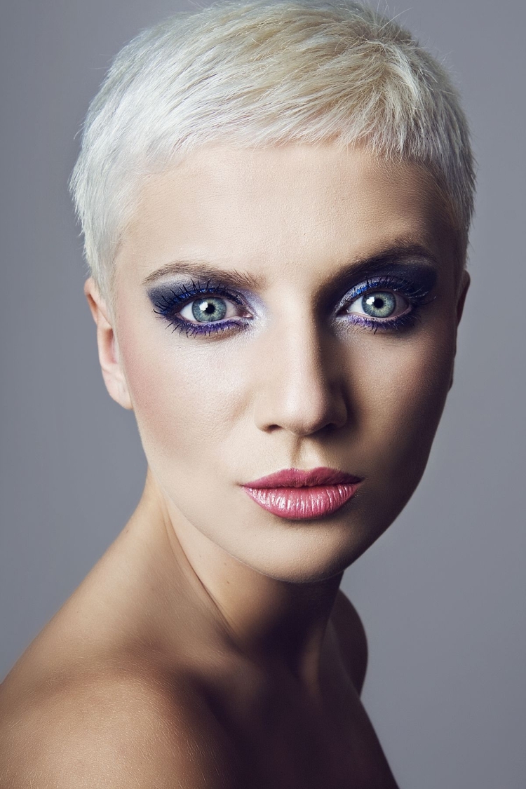 Corte de cabelo ultracurto feminino