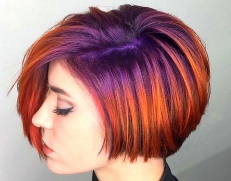 Destaques coloridos para cabelo curto