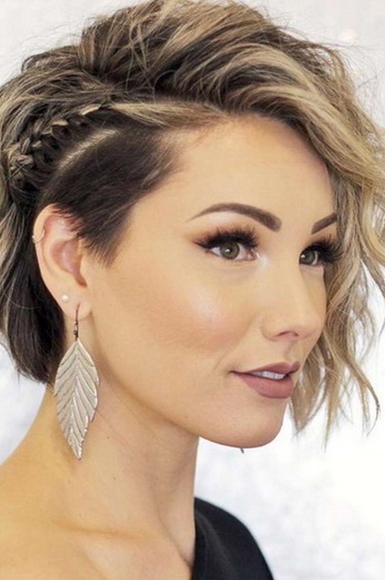 Estilo noturno para cabelo curto