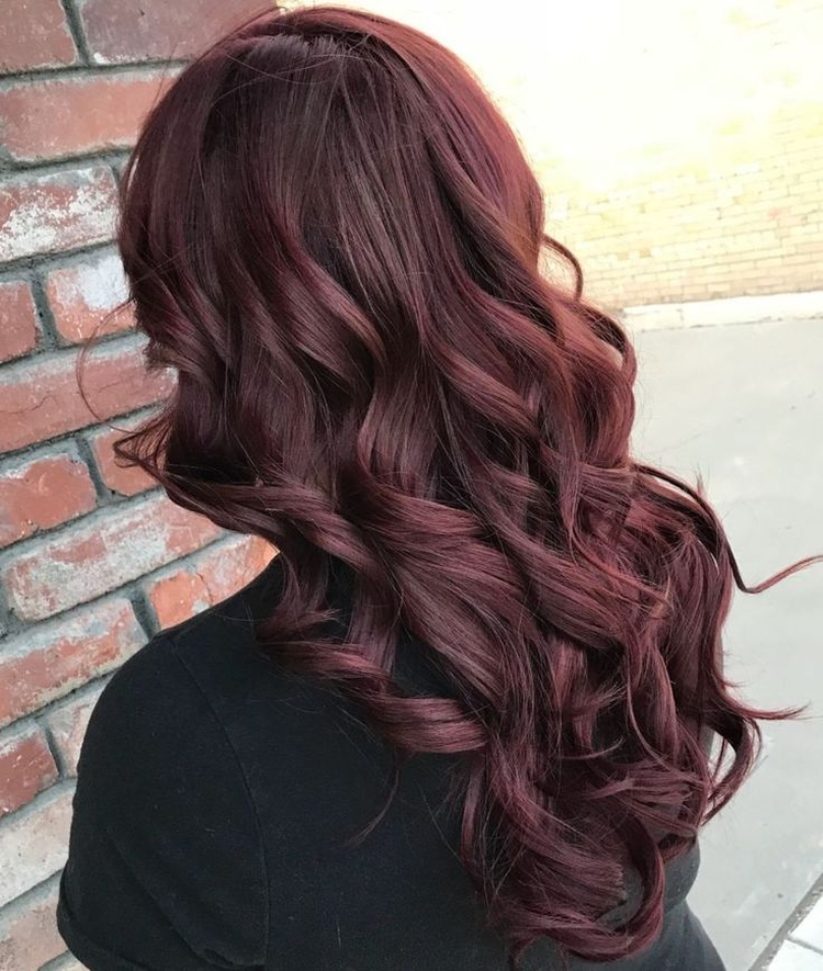 Cabelo cor de vinho