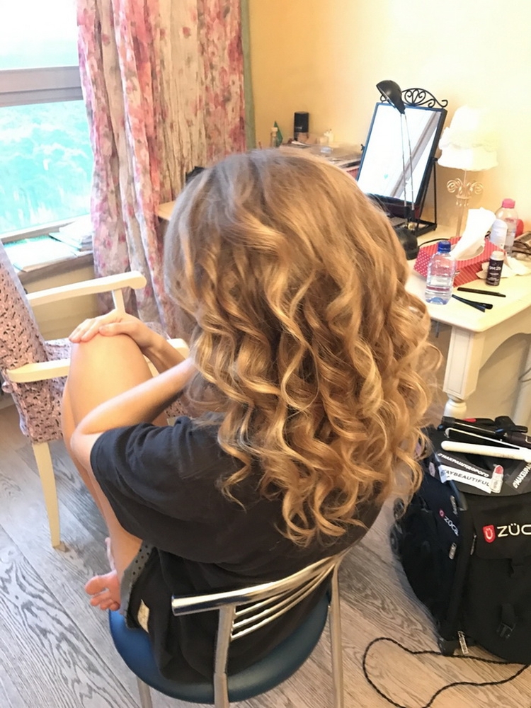 Penteado com cachos para cabelo médio