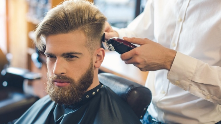 Penteados para homens com cabelo curto
