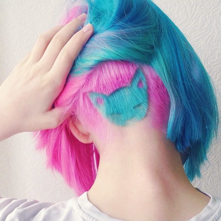 Desenho na parte de trás da cabeça raspada em meninas