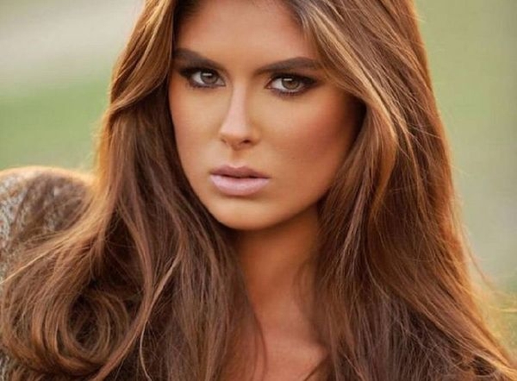 Cabelo castanho com pontas brancas