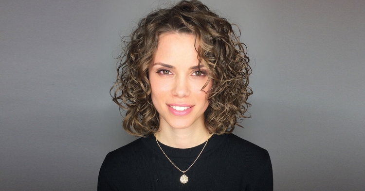 Química de luz para foto de cabelo médio