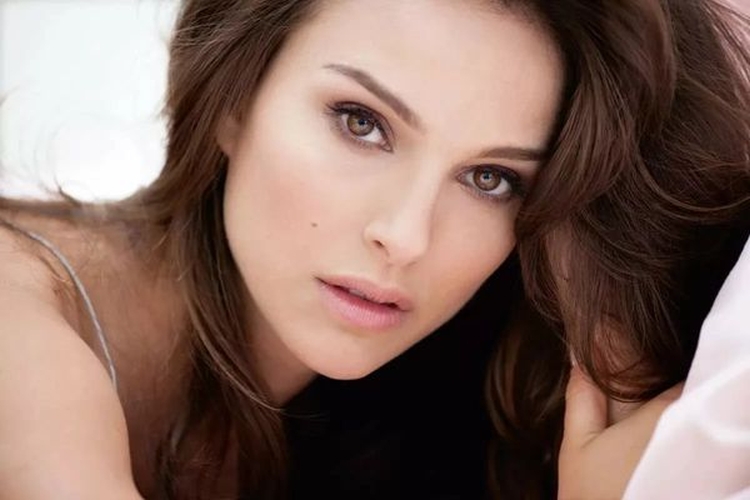 Cabelo castanho com pontas brancas