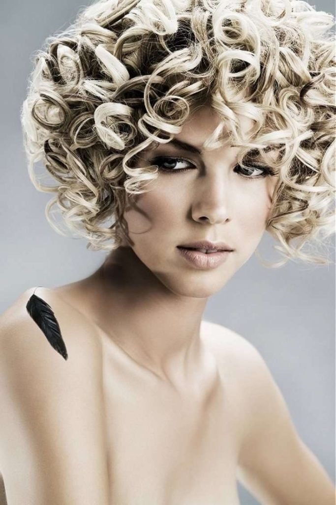 Química de luz para foto de cabelo médio