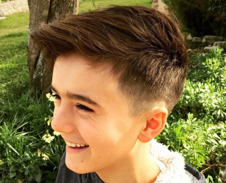 Penteados para meninos com cabelo comprido