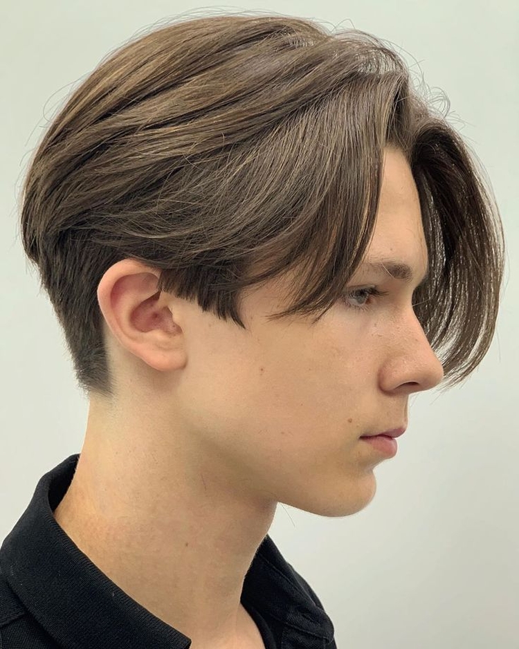 Penteados para meninos com cabelo comprido
